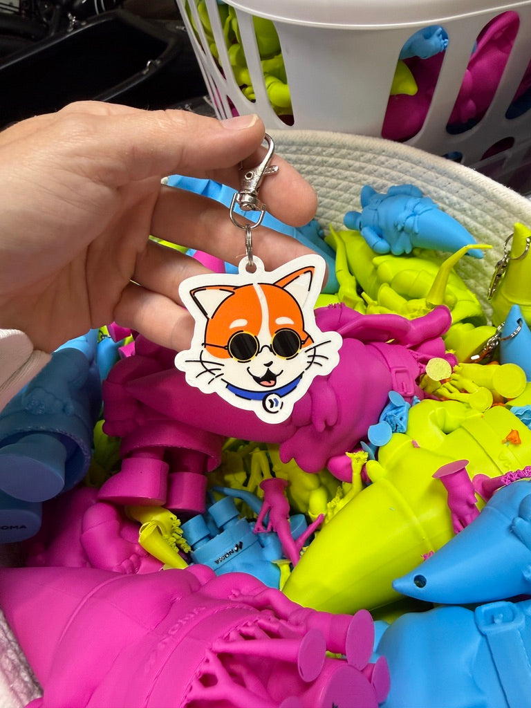 Custom cat silhouette keychain with a tap-to-link tag.Custom Silhouette NFC Tags